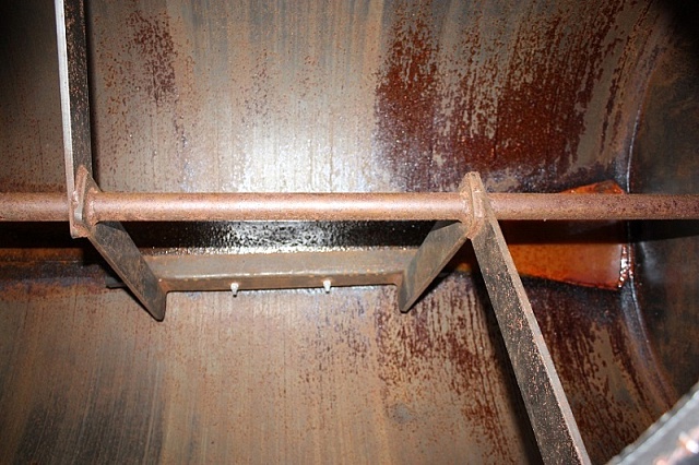 Техническое обслуживание оборудования: Машины для нанесения герметизирующего покрытия на асфальт